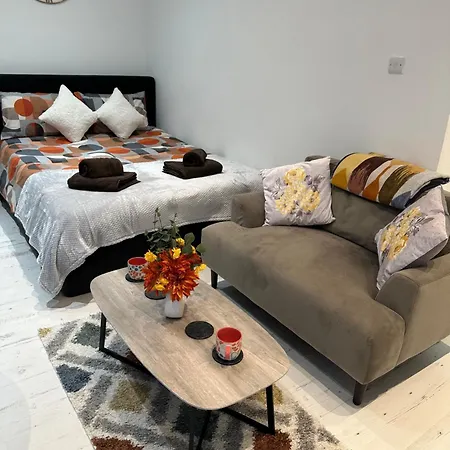 Stylish Studio Escape In West Лондон Экстерьер фото